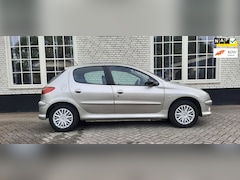 Peugeot 206 - 1.6-16V Griffe INRUIL KOOPJE 650 EURO JAAR APK
