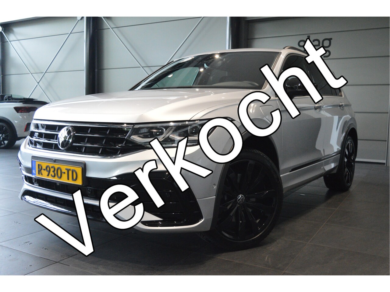 Volkswagen Tiguan - 1.4 TSI eHybrid 3X R-LINE Black Style camera trekhaak 20 inch !! - AutoWereld.nl