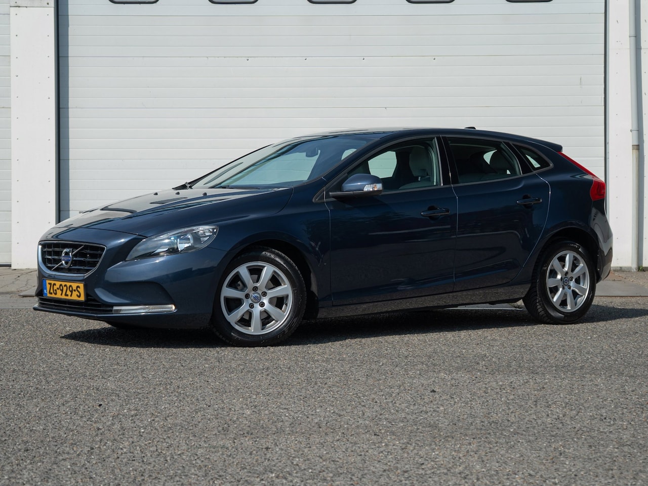 Volvo V40 - 1.6 D2 Kinetic 1.6 D2 Kinetic - AutoWereld.nl