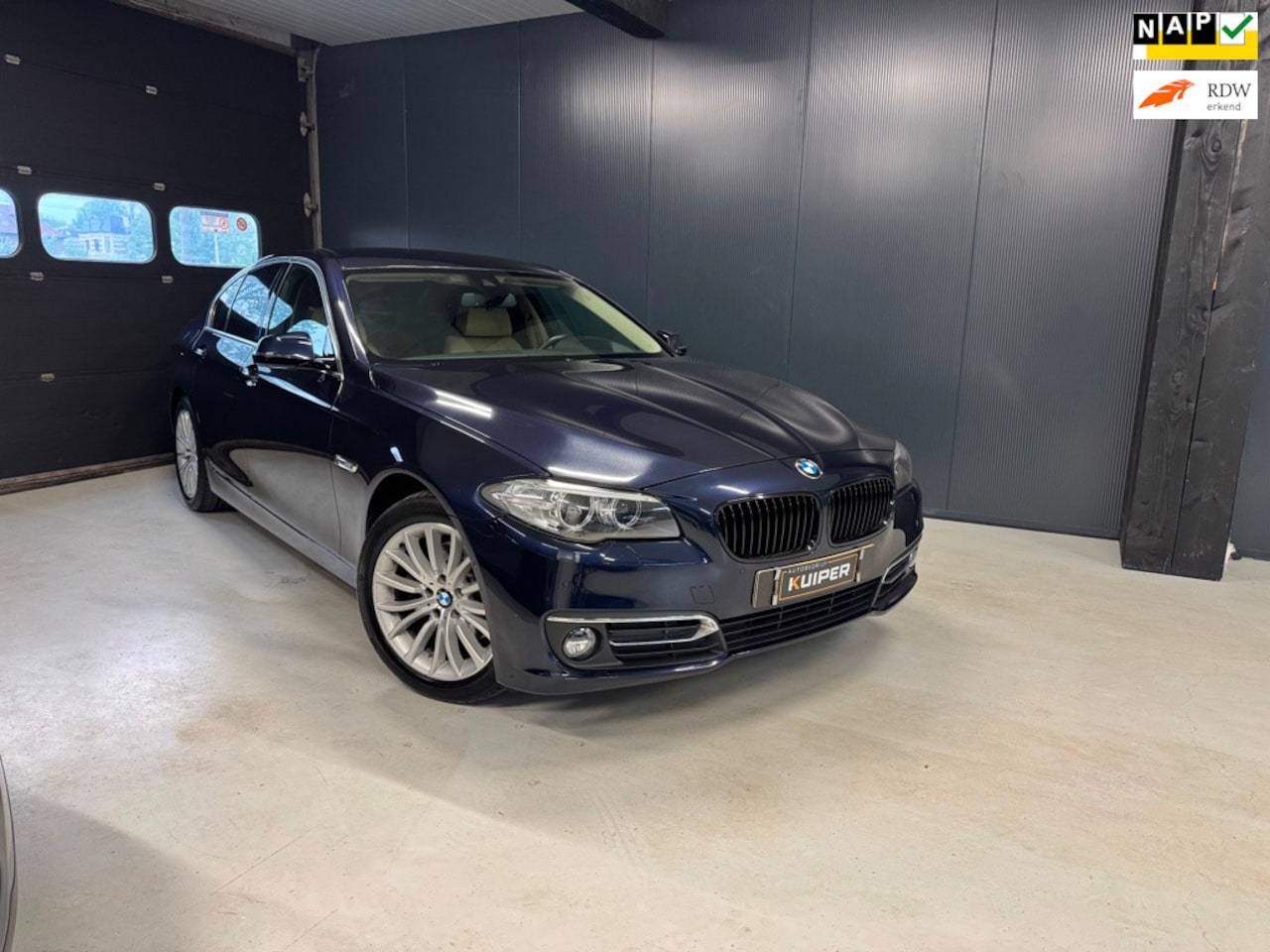 BMW 5-serie - 520i Luxury Edition Trekhaak Origineel NL - AutoWereld.nl