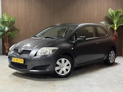 Toyota Auris - 1.6-16V Terra