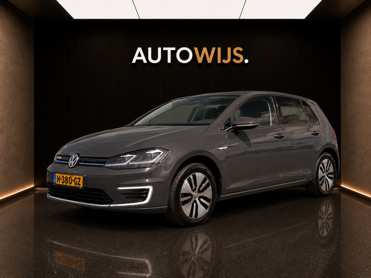 Volkswagen e-Golf - E-DITION|Carplay|PDC|Adaptief Cruise|Navi - AutoWereld.nl