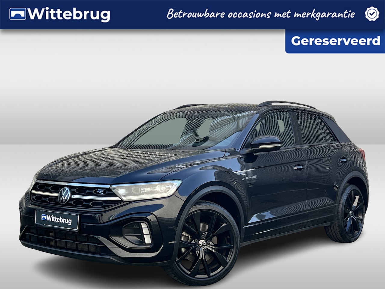 Volkswagen T-Roc - 1.5 TSI 150pk DSG R-Line / Black style / IQ LED / Virtual cockpit pro / Afneembare trekhaa - AutoWereld.nl