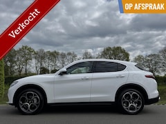 Alfa Romeo Stelvio - 2.0 T Q4 Luxery, 280pk, 20 inch, Carplay