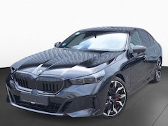BMW 5-serie - 550e xDrive M-SPORT Pro * PANO, IVORY LEDER, STOELVENT, B&W Sound, 21-inch LMV * Ex. AG