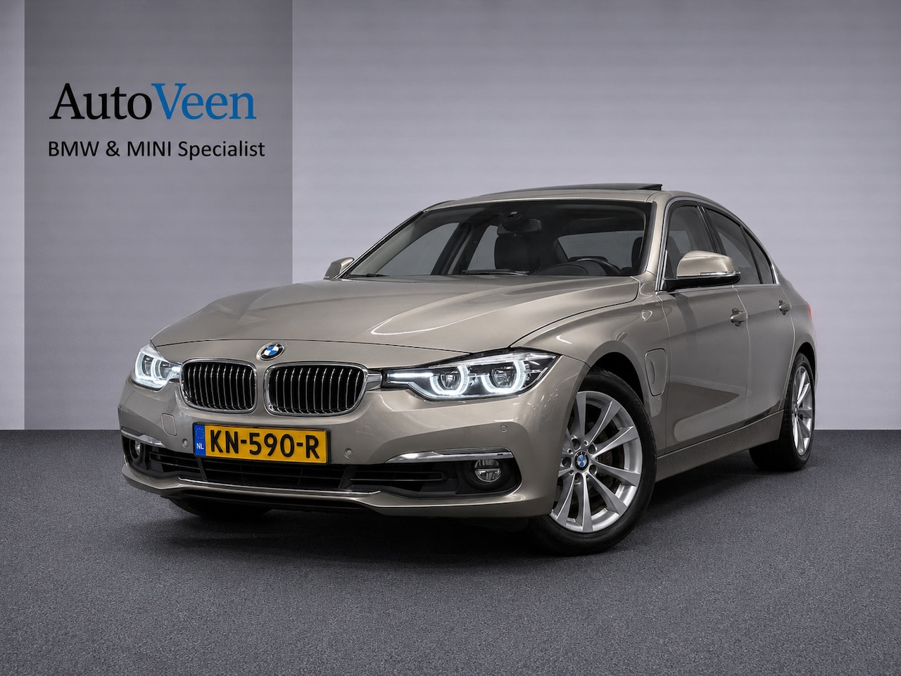 BMW 3-serie - 330e Centennial High Executive (PANO, M-SPORT STUUR, LED, HUD, STOELVERWARMING) - AutoWereld.nl