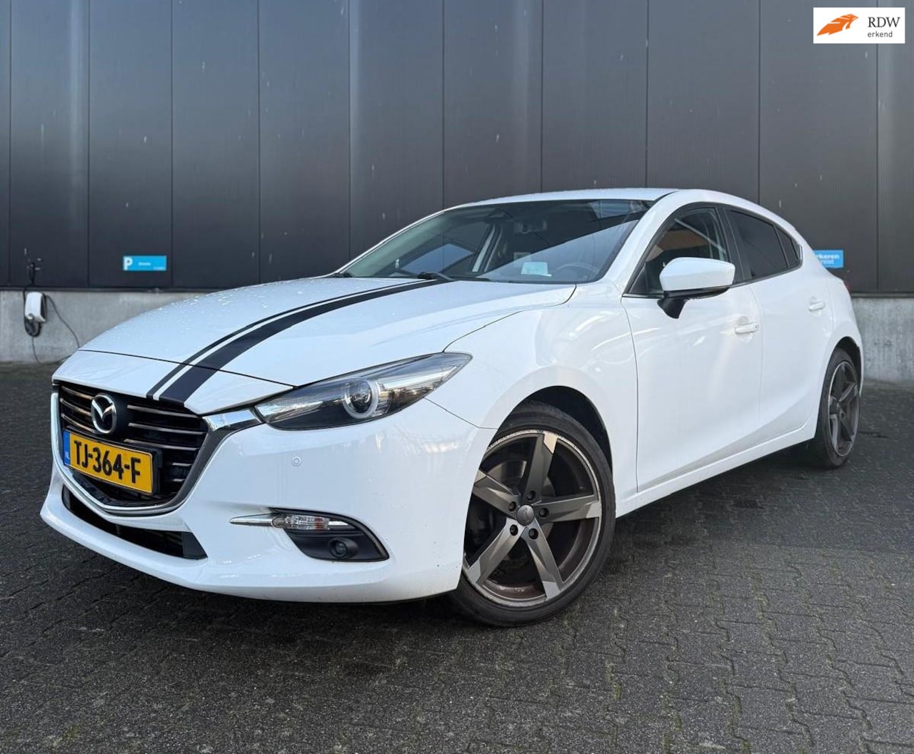 Mazda 3 - 2.2 SkyActiv-D 150 GT-M 2.2 SkyActiv-D 150 GT-M (VOOR EXPORT ) - AutoWereld.nl