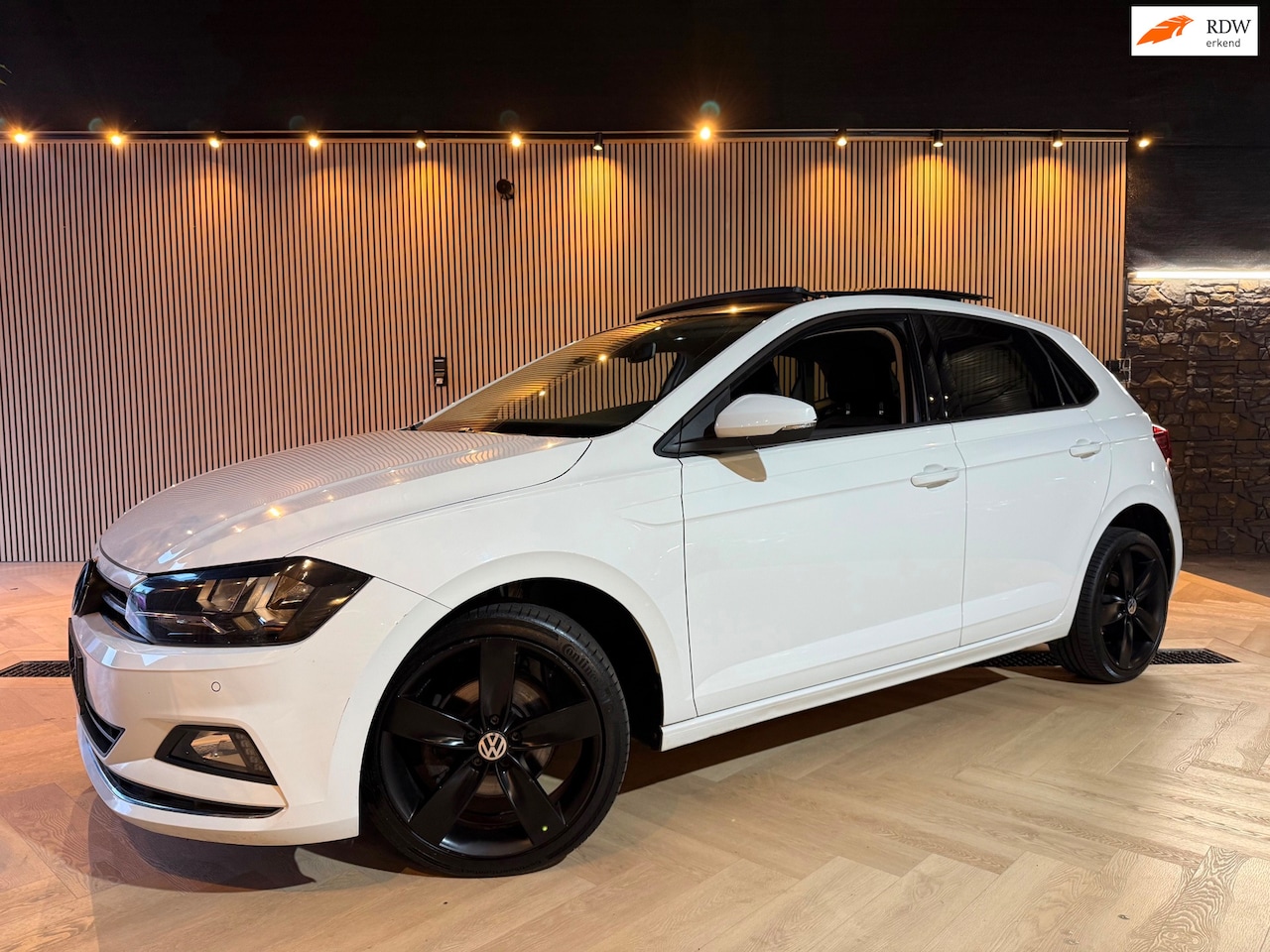 Volkswagen Polo - 1.0 TSI | Pano | Bluetooth | PDC - AutoWereld.nl