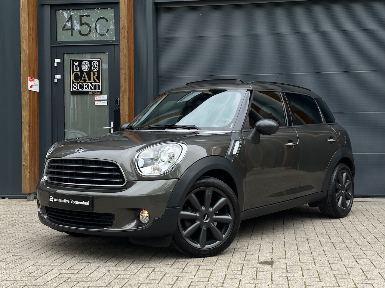 MINI Countryman - 1.6 Cooper Chili Panoramadak, Leder, Stoelverwarming etc! - AutoWereld.nl