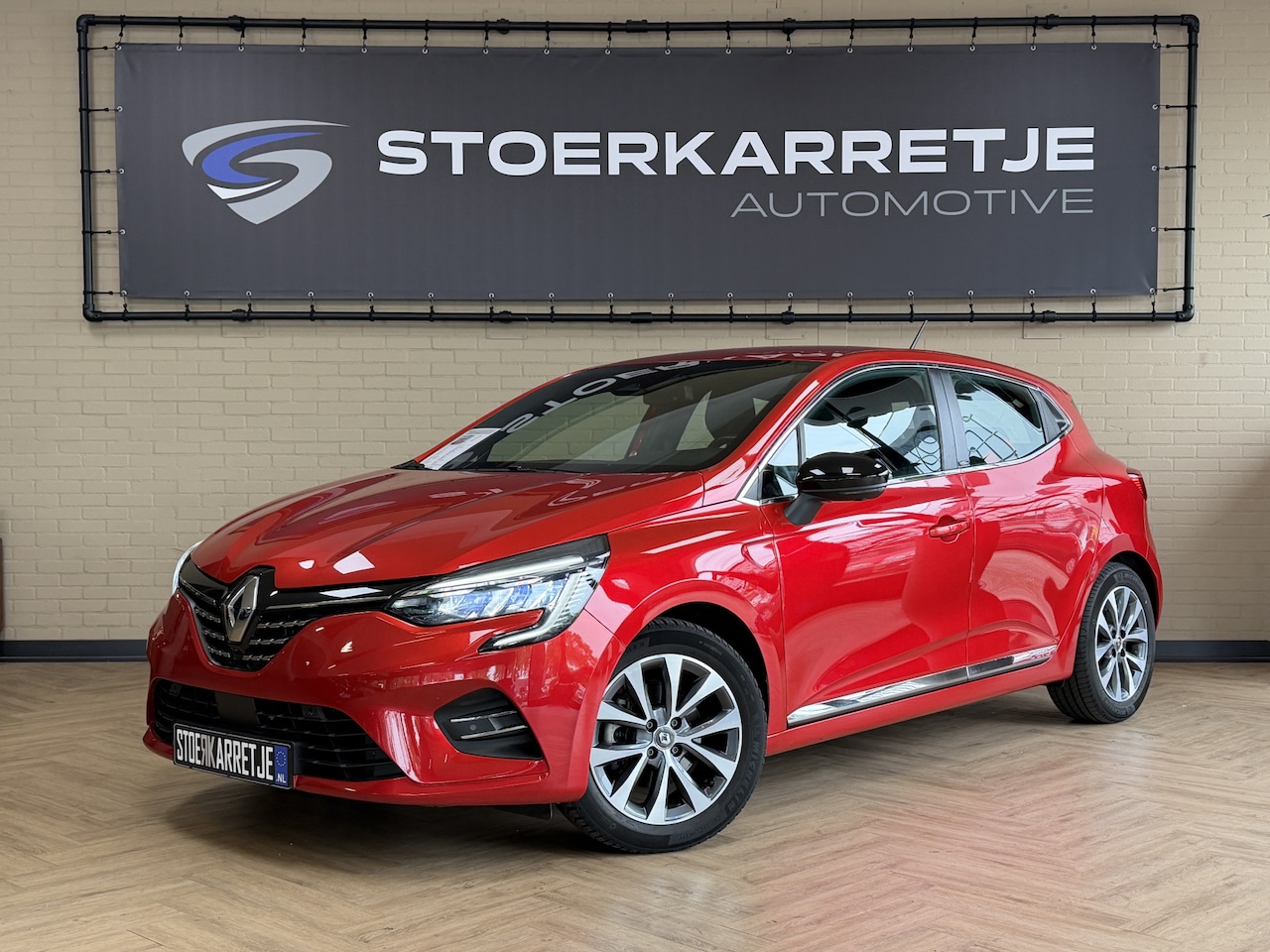 Renault Clio - 1.6 E-Tech Hybrid 140 Intens, Navi | PDC V+A | 360 camera |16 inch velgen | carplay |cruis - AutoWereld.nl
