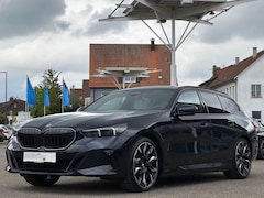 BMW 5-serie Touring - 550e xDrive M-SPORT Pro * PANO, IVORY LEDER, ACTIVE LENKUNG, 21-inch LMV, TREKH * 1e EIG