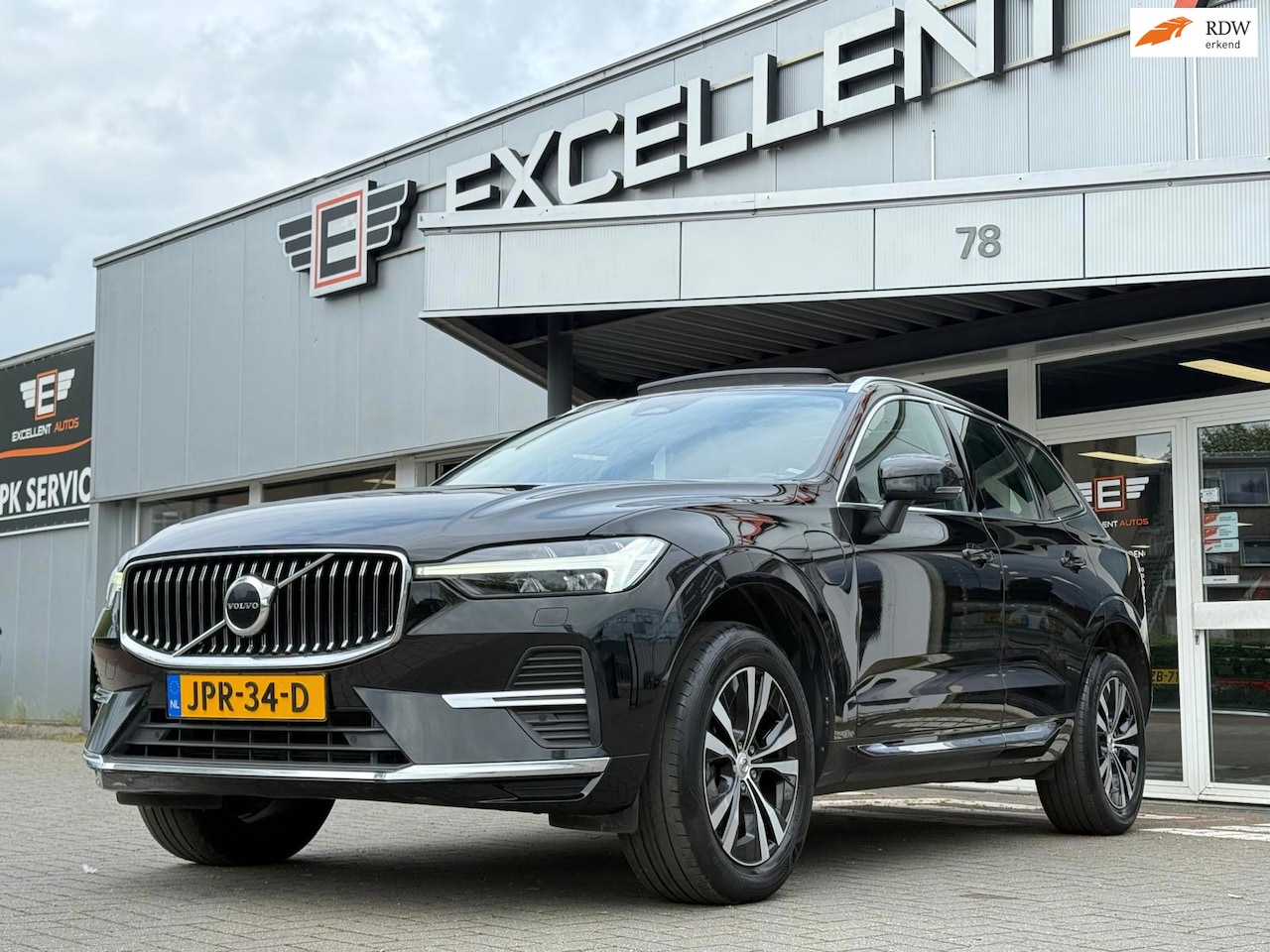 Volvo XC60 - 2.0 T6 Plug-in hybrid AWD Core Bright | Panoramadak - AutoWereld.nl