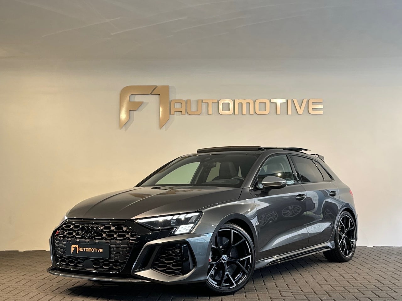 Audi RS3 - Sportback 2.5 TFSI quattro Pano|Ceramic|Memory|BTW - AutoWereld.nl