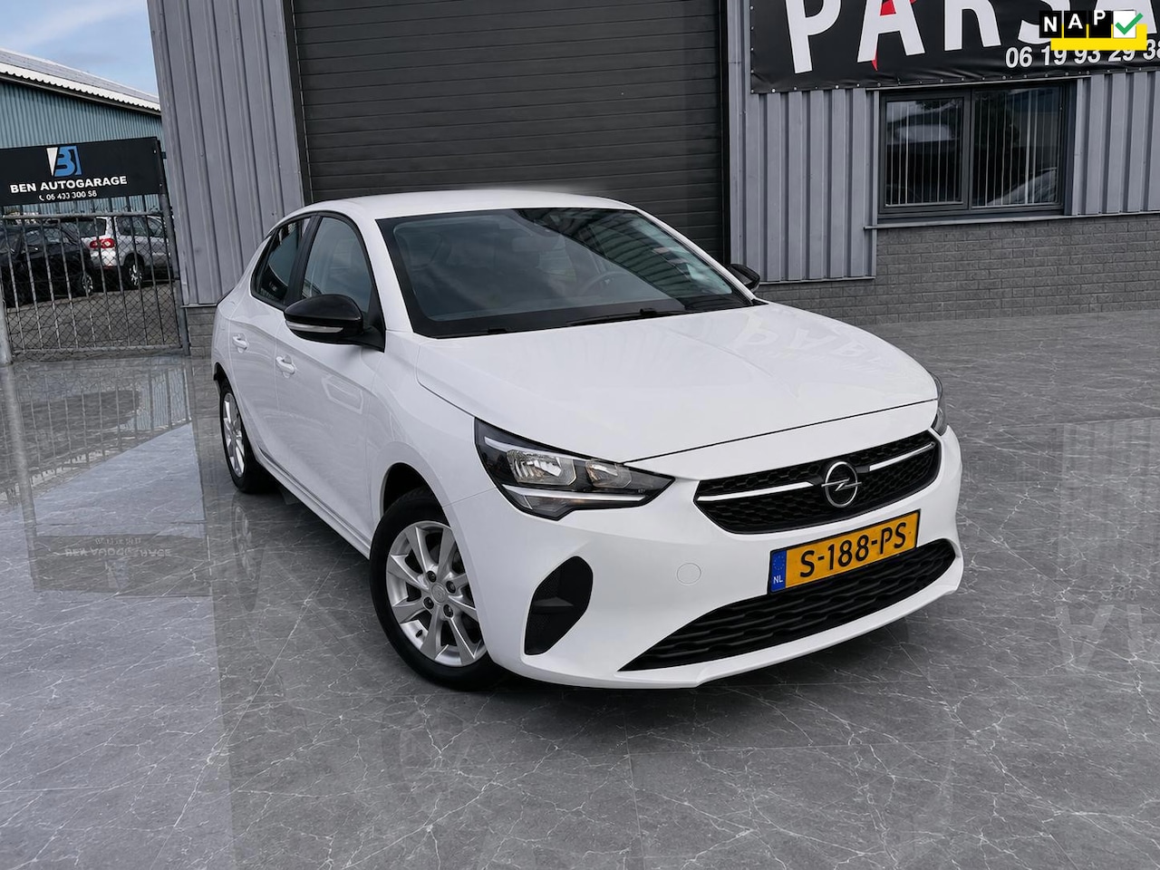 Opel Corsa - 1.2 Level 2 Carplay/PDC/Airco/Navi - AutoWereld.nl