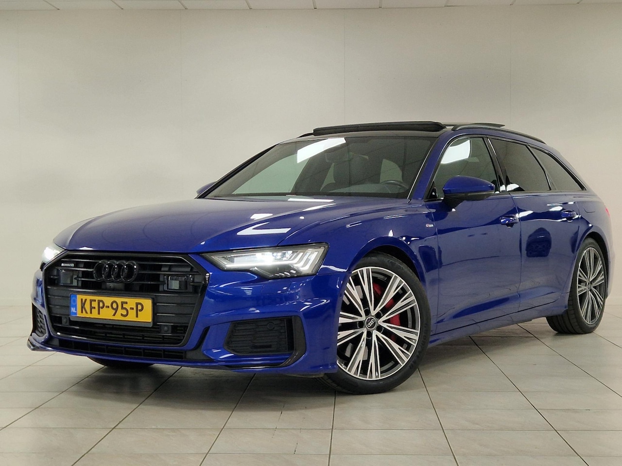 Audi A6 Avant - 55 TFSI e quattro Pro Line S Competition PANORAMADAK | TREKHAAK l ULTRABLAUW - AutoWereld.nl