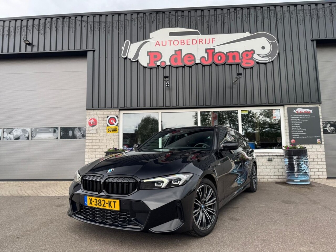 BMW 3-serie Touring - 318I M-sport Touring G21 Facelift Widescreen Carplay Leder Trekhaak origineel Nederlands - AutoWereld.nl