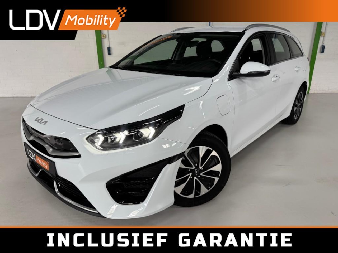 Kia Cee'd - 1.6 GDI PHEV DynamicLine  / 25390 km / 2022 / CarPlay / Stuurverwarming / Boekjes ingevuld - AutoWereld.nl