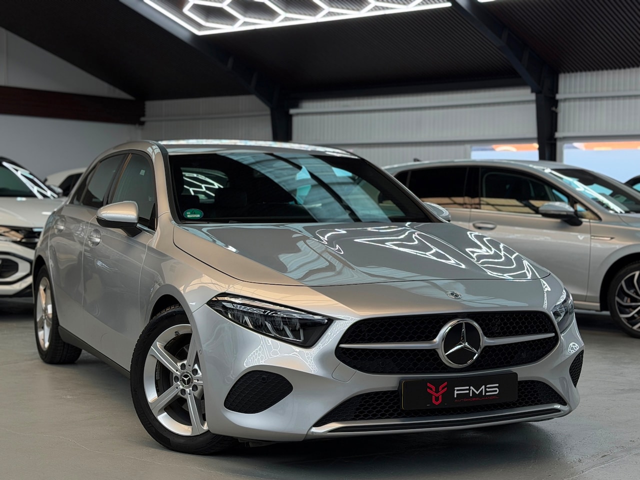 Mercedes-Benz A-klasse - 200 Luxury Line Facelift CarPlay Camera - AutoWereld.nl