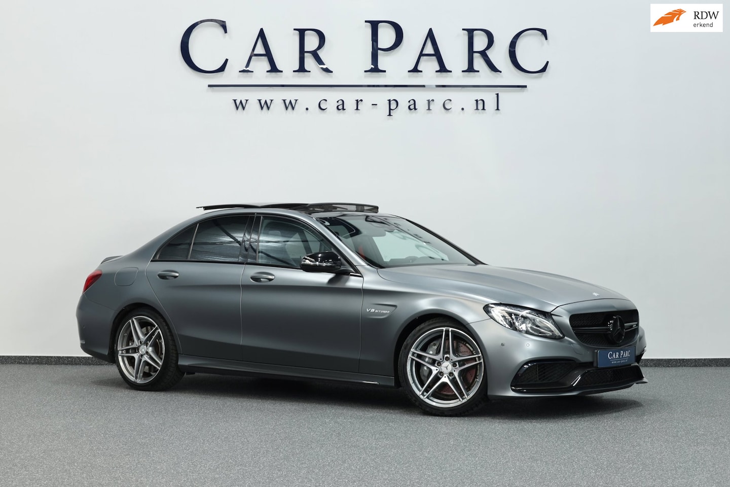 Mercedes-Benz C-klasse - AMG 63 MATT/CARBON/SCHAALSTOELEN/SFEER/PANO/HALF LEDER+ALCANTARA+SVERWARMING/19"LMV/CAM/AC - AutoWereld.nl