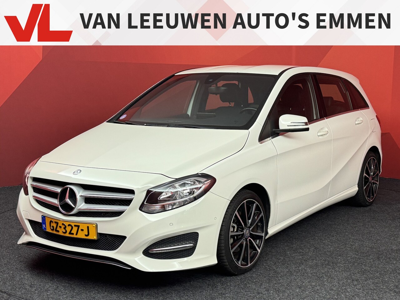 Mercedes-Benz B-klasse - 180 Ambition | Stoelverwarming | Trekhaak | Half leder | APK 08-2026 - AutoWereld.nl