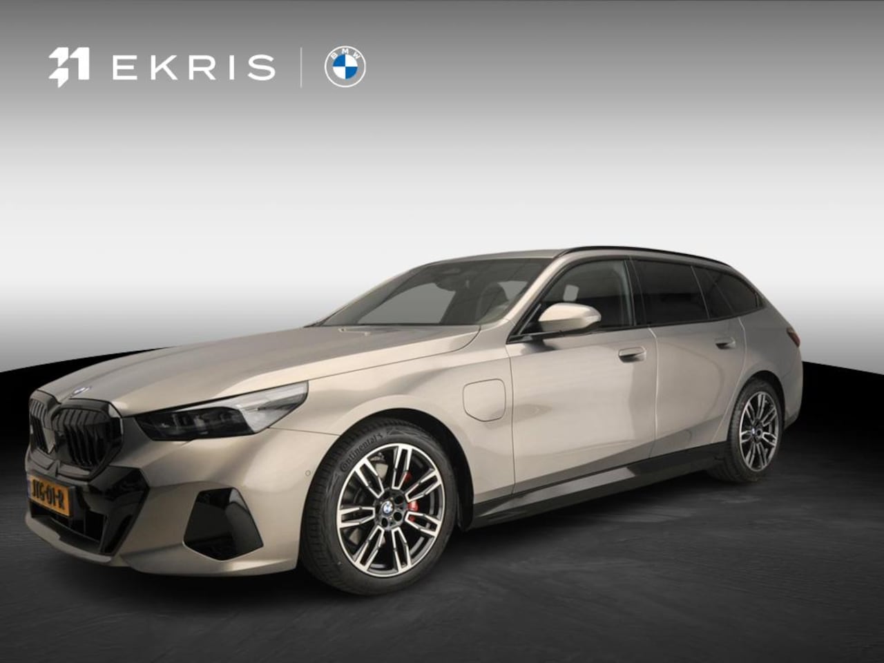 BMW 5-serie Touring - 530e | M-Sportpakket | LED | Leder | Navigatie | Active cruise | M-zetels | Trekhaak | DAB - AutoWereld.nl