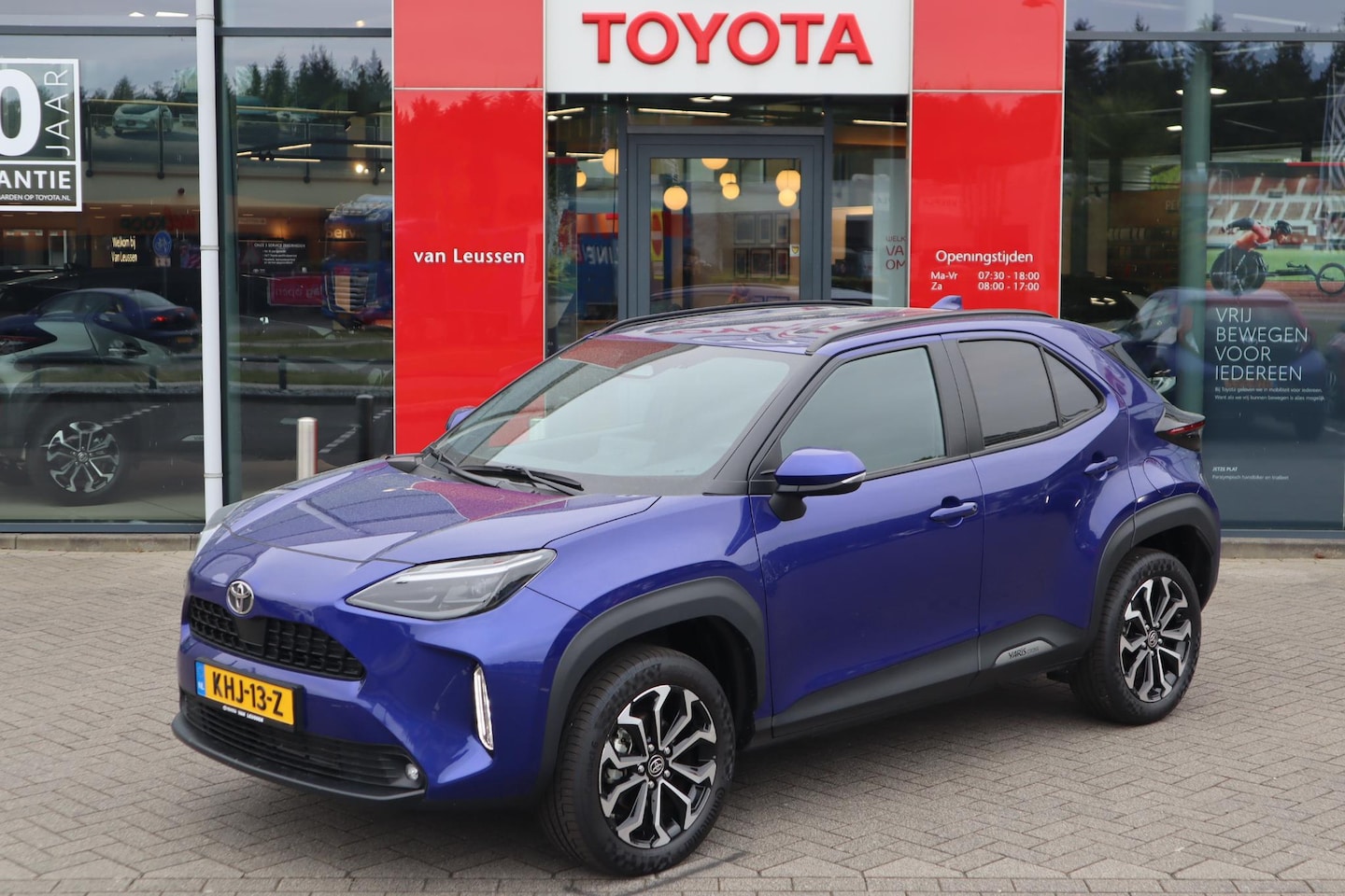 Toyota Yaris Cross - 1.5 HYBRID 115 DYNAMIC STUUR/STOELVERWARMING KEYLESS PRIVACY-GLASS 17"LM-VELGEN APPLE/ANDR - AutoWereld.nl