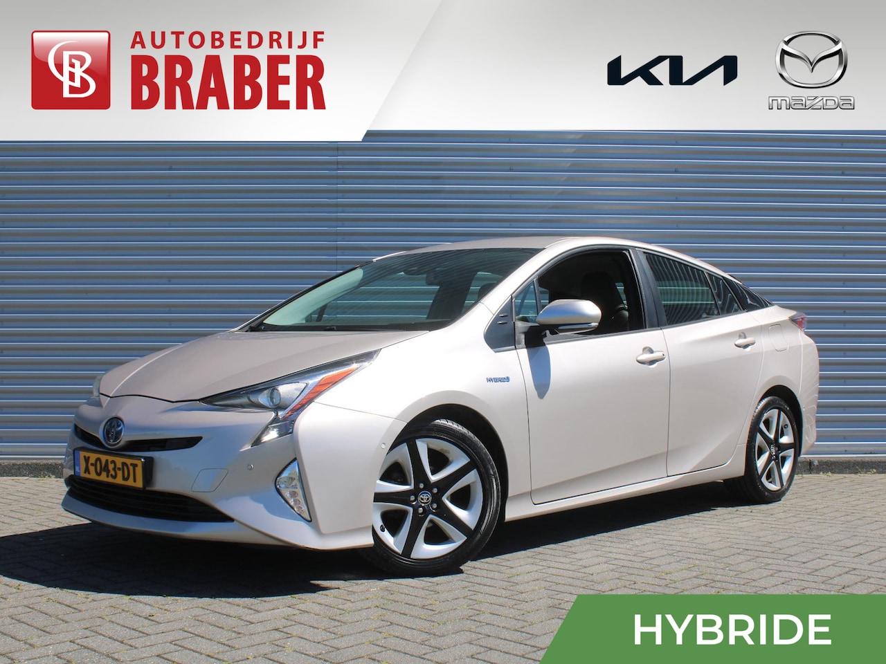 Toyota Prius - 1.8 Executive | Trekhaak | Stoelverwarming | Camera | Leer | Dodehoek detectie | JBL audio - AutoWereld.nl