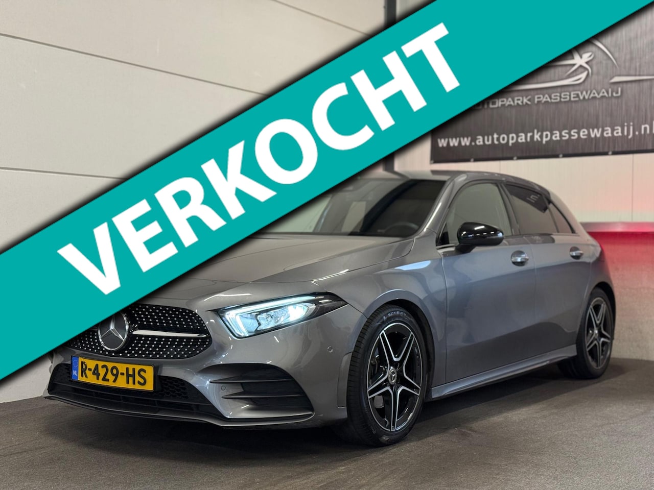 Mercedes-Benz A-klasse - 180 AMG Cruise Control, Sfeerverlichting, Stoelverwarming, Achteruitrijcamera, LED, NAP, K - AutoWereld.nl