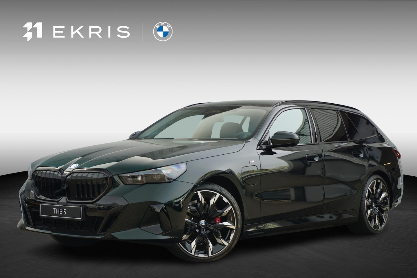 BMW 5-serie Touring - 530e | M Sportpakket Pro | Individual Lak | Trekhaak | Innovation Pack | Comfort Pack - AutoWereld.nl