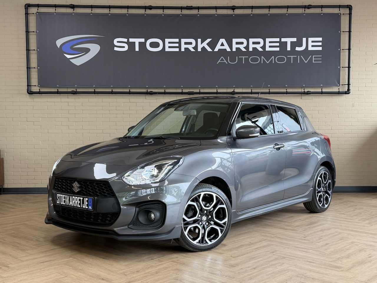 Suzuki Swift - 1.4 Sport Smart Hybrid | Navi | 17"| ACC | Dodehoek | Carplay | Camera | 100% Onderhouden! - AutoWereld.nl