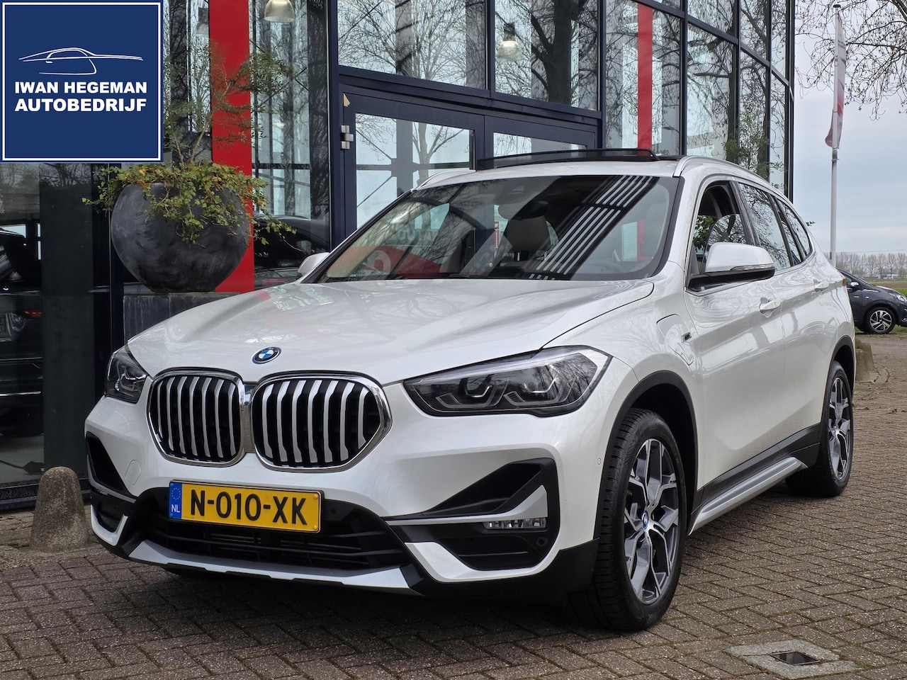 BMW X1 - xDrive25e Business Edition Plus | Panodak | Navigatie | Climate Control | Cruise Control | - AutoWereld.nl
