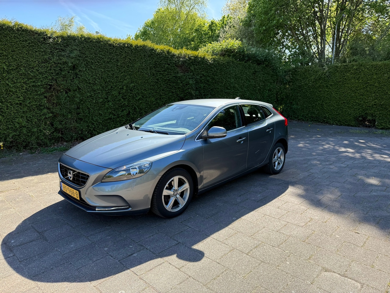 Volvo V40 - 2.0 D2 R-Design Business 2.0 D2 R-Design Business - AutoWereld.nl