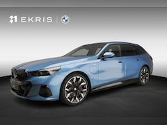 BMW 5-serie Touring - 530e | M Sportpakket Pro | Individual Lak | Innovation Pack | Comfort Pack | Travel Pack |