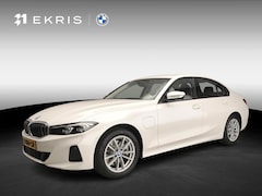 BMW 3-serie - Sedan 320e | LED | Leder | Navigatie | Sportstoelen | Clima | PDC | DAB | Alu 17 inch