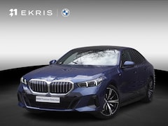 BMW 5-serie - 530e M Sportpakket | Comfort Pack | Glazen panoramadak | Harman-Kardon sound system | Trek