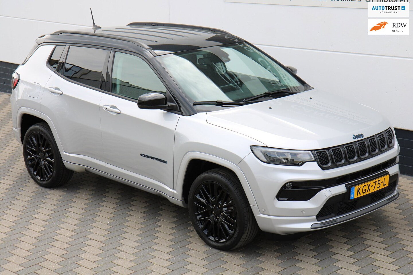 Jeep Compass - 4xe 240 Plug-in Hybrid Leder Carplay Luxe BTW !! - AutoWereld.nl