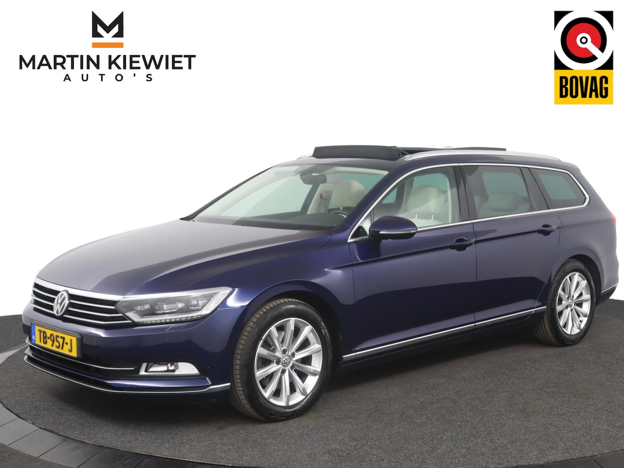 Volkswagen Passat Variant - 1.4 TSI ACT Highline|Pano|Stoelverw|VirtualCockpit|DCC|ACC|Trekhaak - AutoWereld.nl