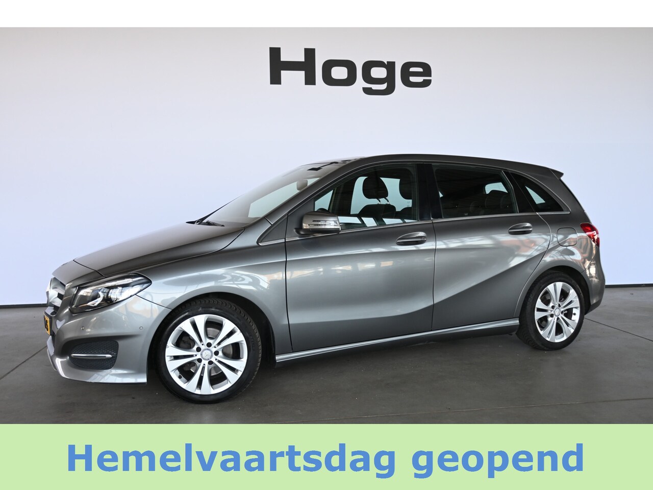 Mercedes-Benz B-klasse - 180 Ambition Automaat Cruise Airco Navigatie Trekhaak Panoramdak 1e Eigenaar Inruil Mogeli - AutoWereld.nl