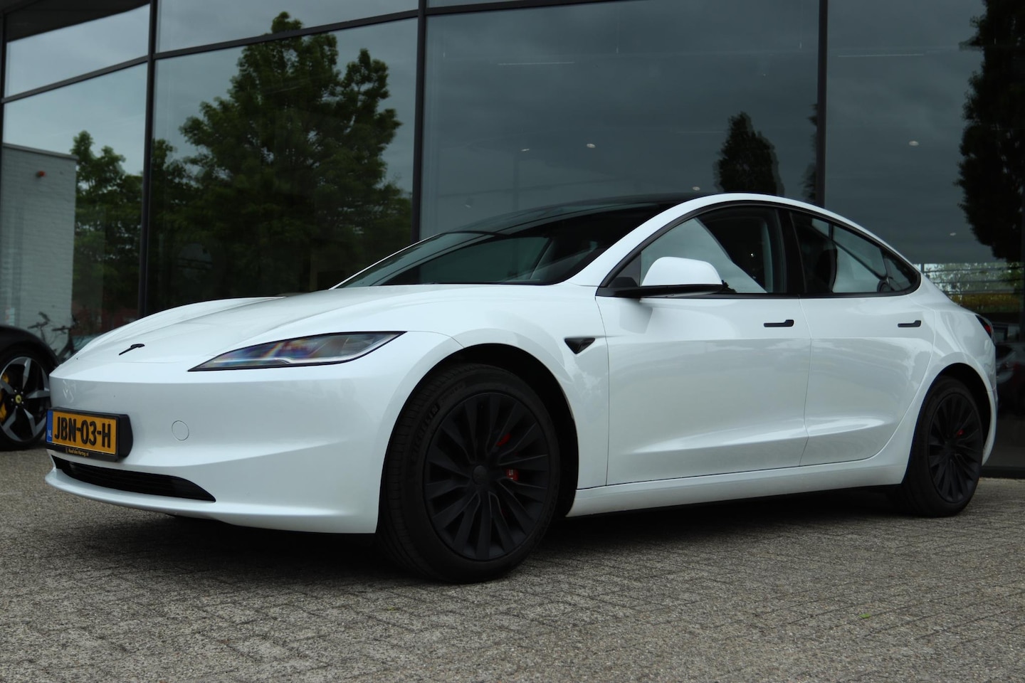 Tesla Model 3 - HIGHLAND RDW 60KWH | FSD | ORIG. NL | PANO | CAMERA | ACC | SFEERVERLICHTING | LEDER - AutoWereld.nl