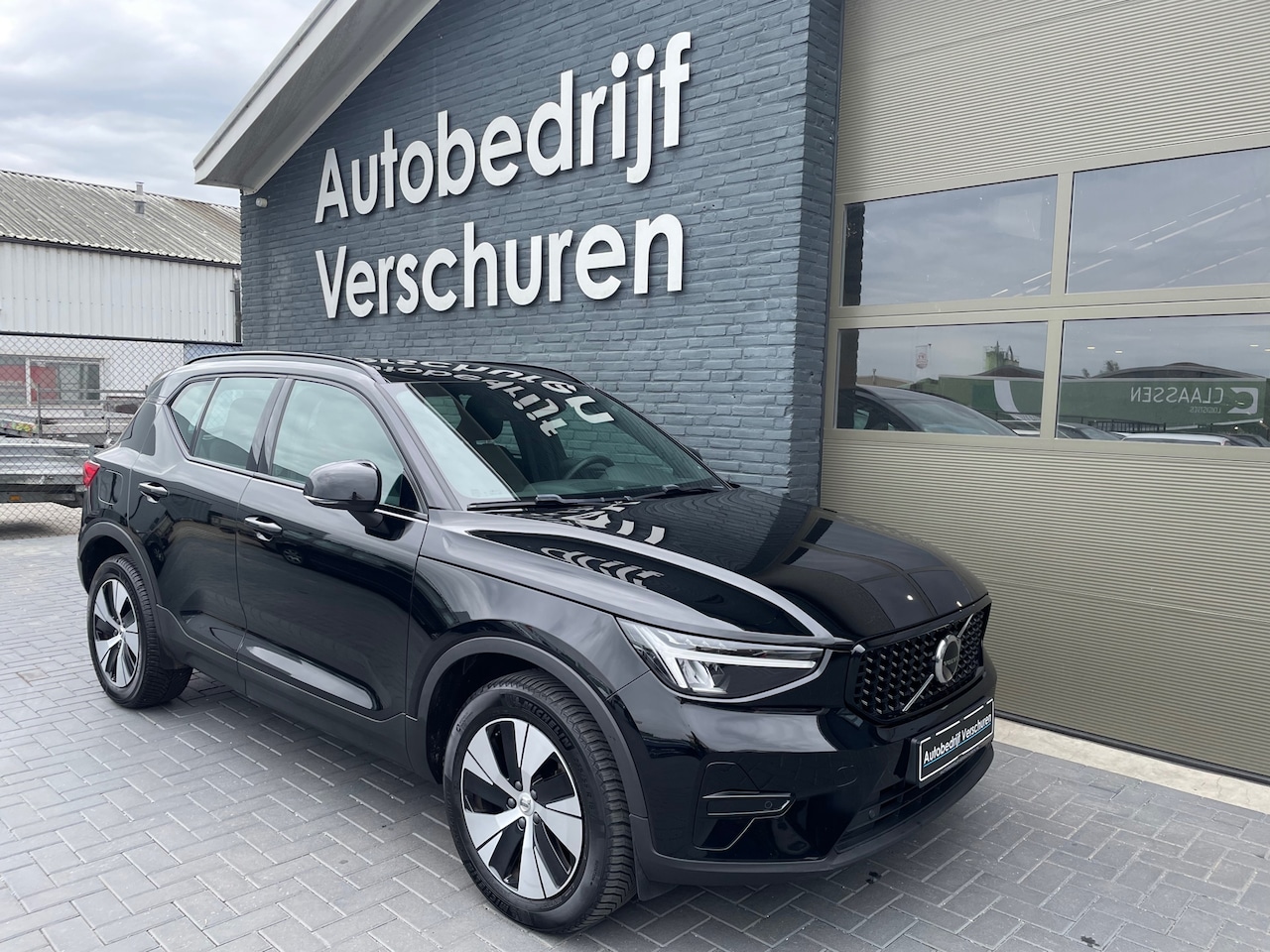 Volvo XC40 - 1.5 T4 Plug-in hybrid Plus Dark facelift stoel + stuurverwarming camera - AutoWereld.nl
