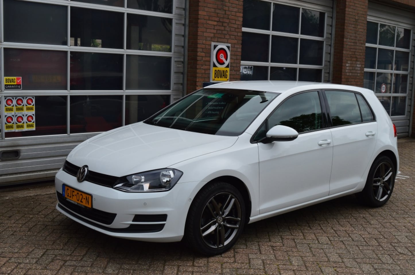 Volkswagen Golf - 1.2 TSI Highline 1.2 TSI Highline, Pdc, Navigatie, Cruise controle - AutoWereld.nl