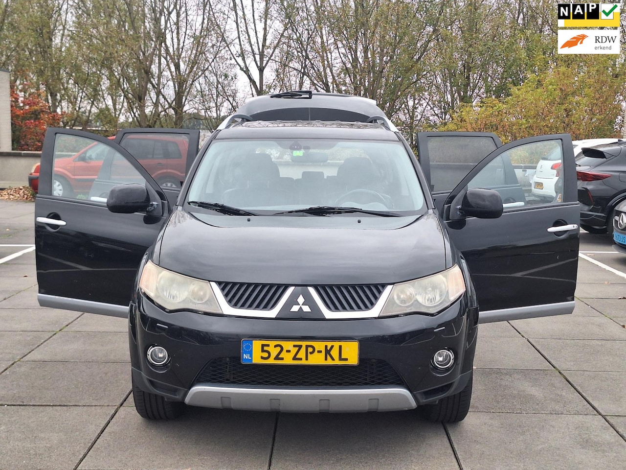 Mitsubishi Outlander - €4250,-2.4 Instyle Automaat 7Pers 4X4 VOL - AutoWereld.nl