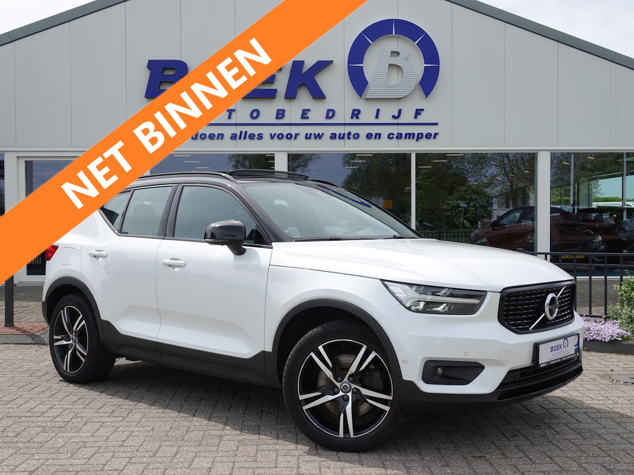Volvo XC40 - 1.5 T4 Recharge R-Design VOL LEER | PANO | 360° CAM | HARMAN-KARDON - AutoWereld.nl