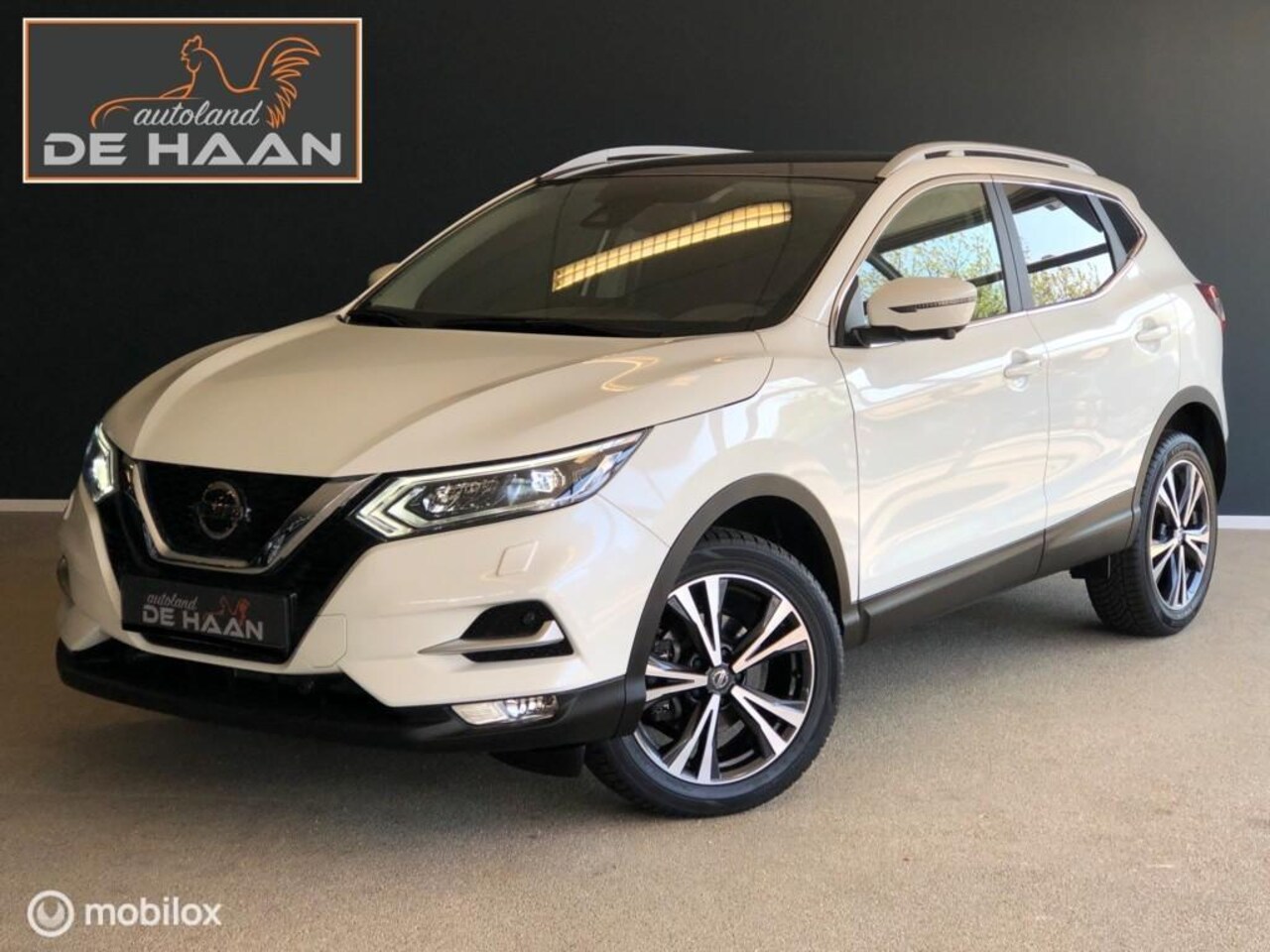 Nissan Qashqai - 1.2 DIG-T N-Connecta PANO NAVI 360 CAMERA PDC - AutoWereld.nl