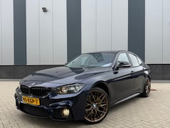 BMW 3-serie - 328i M-Pakket Automaat | NAP | Akra + Kleppensysteem | 19" Lichtmetaal
