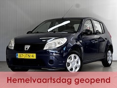 Dacia Sandero - 1.2/ D-Riem Verv 134.000KM/ Trekhaak/ Radio-AUX/ Deelbare Achterbank