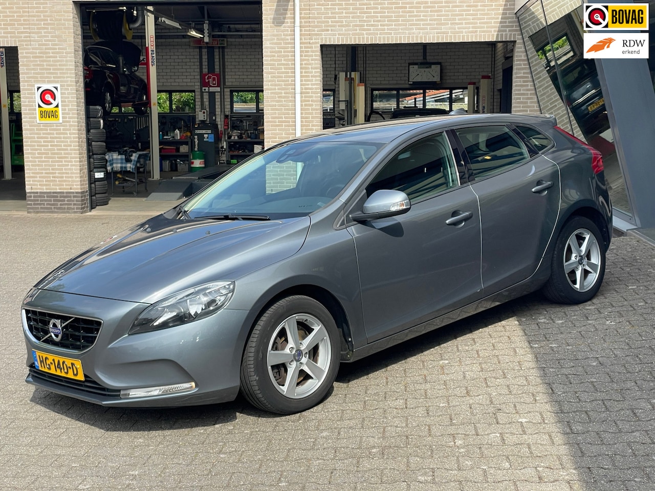 Volvo V40 - 2.0 D3 Momentum 2.0 D3 Momentum - AutoWereld.nl