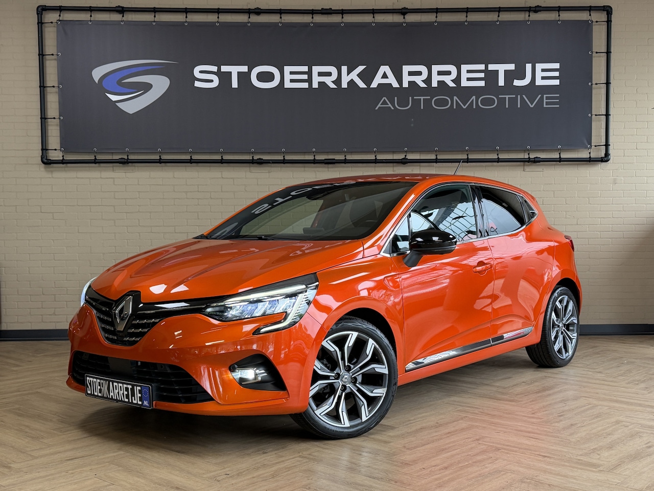 Renault Clio - 1.0 TCe 90pk Automaat | Groot Navi | 360 | 17" | PDC V+A | Stoel & stuur verwarming | Keur - AutoWereld.nl