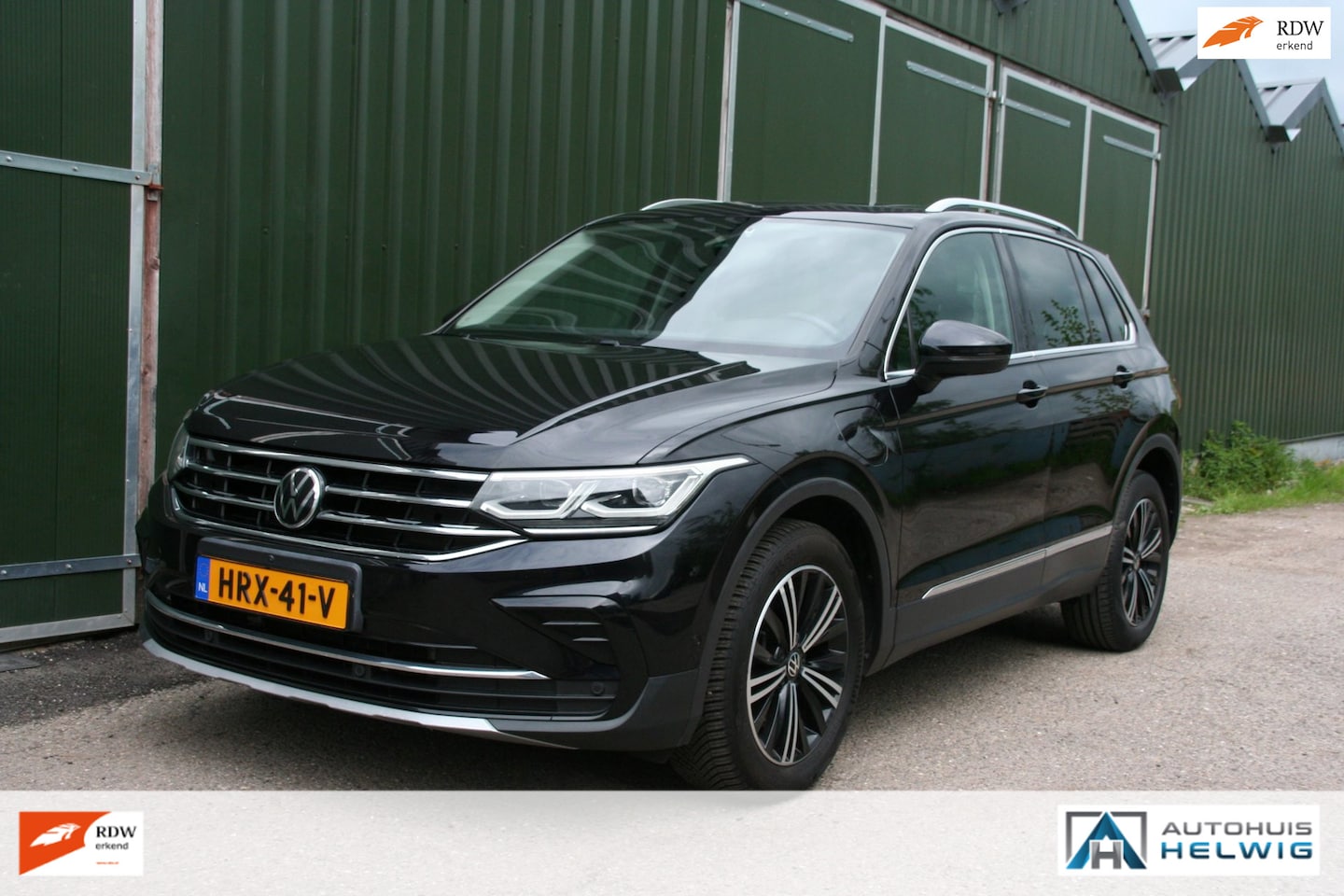 Volkswagen Tiguan - 1.4 TSI eHybrid R-Line Business+ SOH 97%, PANORAMADAK, NAVIGATIE, CAMERA, - AutoWereld.nl