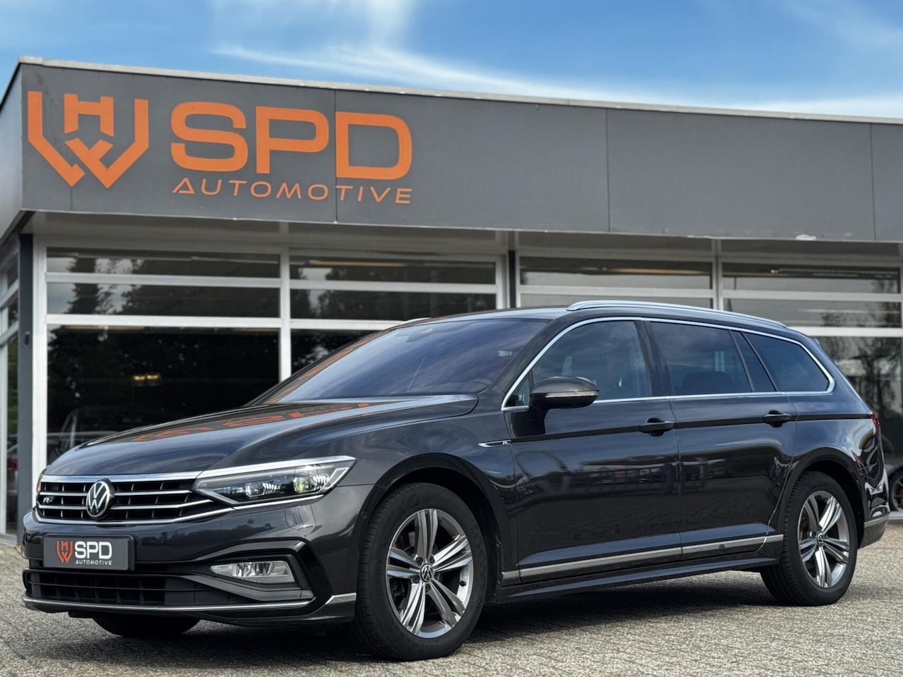 Volkswagen Passat Variant - 1.5 TSI R-Line Business + 1.5TSI R-Line Business+|Trekh|LED - AutoWereld.nl